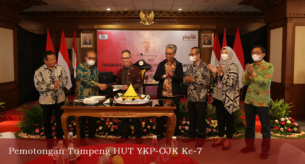 PEMOTONGAN TUMPENG HUT YKP-OJK KE-7